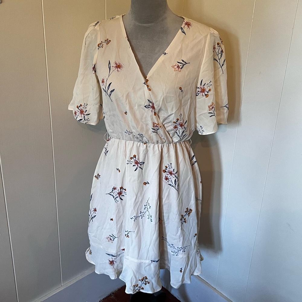 NWOT Socialite Floral Dress, Size Small